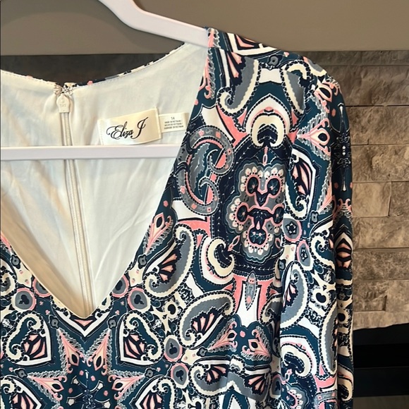 Eliza J Sheath V neckline Dress size 14 - Picture 5 of 13